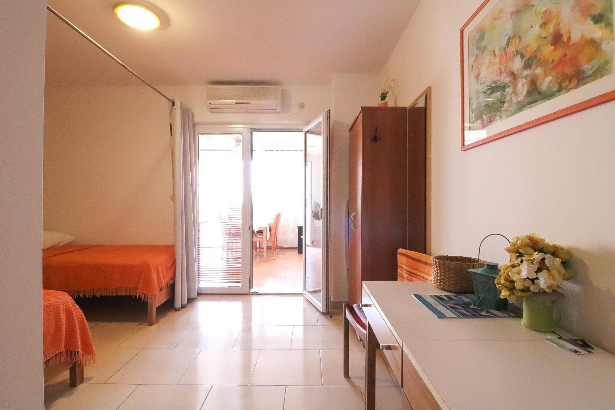 Apartments Panda Bol Exterior foto